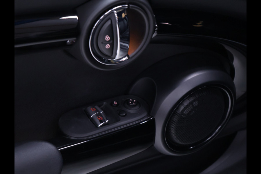 MINI Electric Yours 33 kWh [SCHUIFDAK, APPLE CARPLAY, CAMERA, HARMAN KARDON, STOELVERWARMING, SPORTSTOELEN, NIEUWSTAAT]