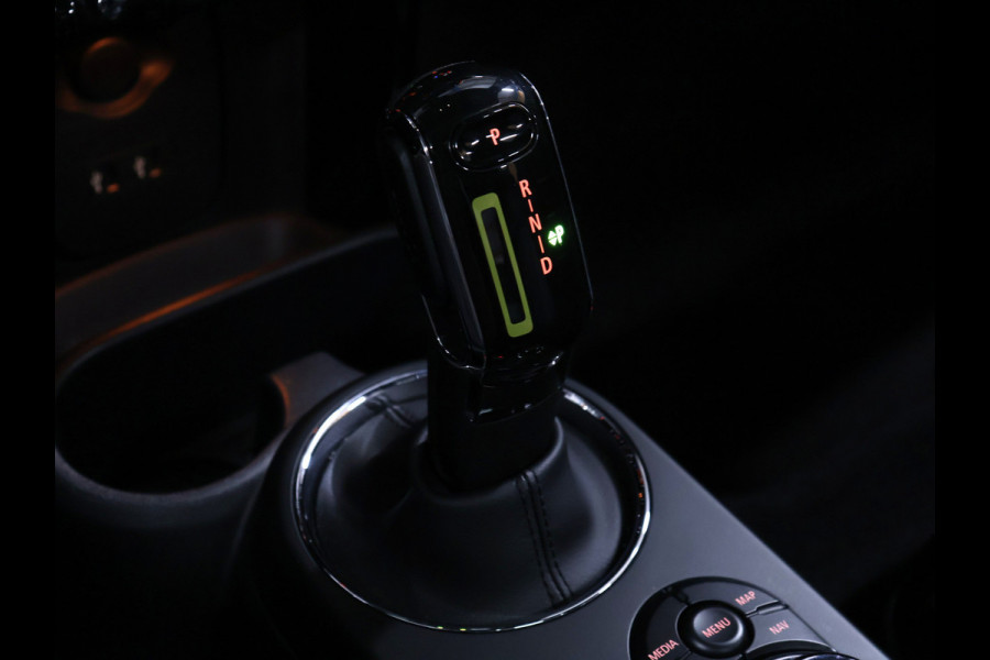 MINI Electric Yours 33 kWh [SCHUIFDAK, APPLE CARPLAY, CAMERA, HARMAN KARDON, STOELVERWARMING, SPORTSTOELEN, NIEUWSTAAT]