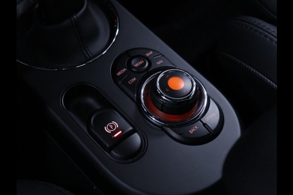 MINI Electric Yours 33 kWh [SCHUIFDAK, APPLE CARPLAY, CAMERA, HARMAN KARDON, STOELVERWARMING, SPORTSTOELEN, NIEUWSTAAT]