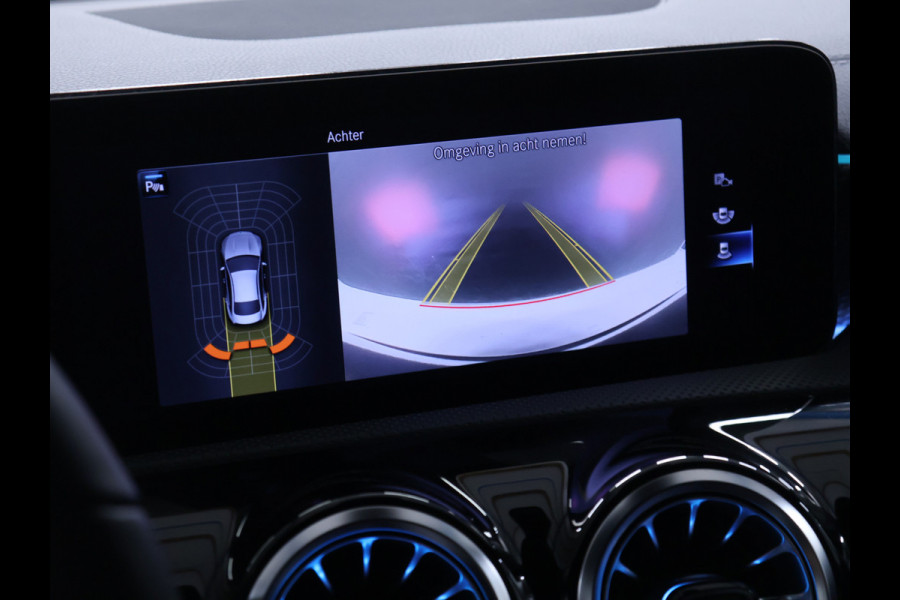 Mercedes-Benz CLA-Klasse 180 Business Solution Luxury [SFEERVERLICHTING, APPLE CARPLAY, ANDROID AUTO, CAMERA, STOELVERWARMING, VOL LEDER, NIEUWSTAAT]