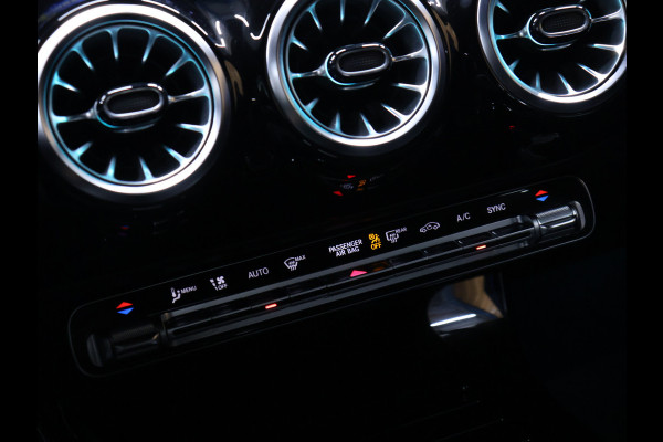 Mercedes-Benz CLA-Klasse 180 Business Solution Luxury [SFEERVERLICHTING, APPLE CARPLAY, ANDROID AUTO, CAMERA, STOELVERWARMING, VOL LEDER, NIEUWSTAAT]