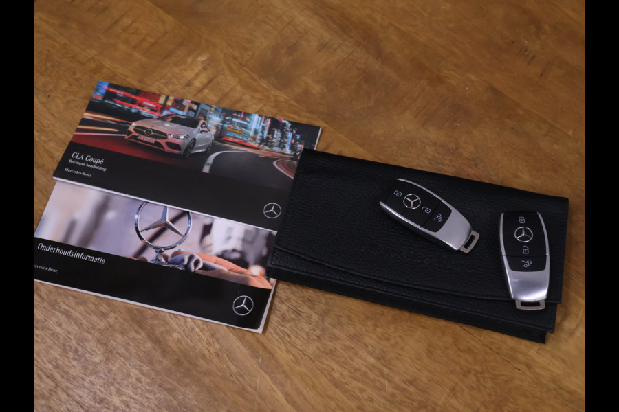 Mercedes-Benz CLA-Klasse 180 Business Solution Luxury [SFEERVERLICHTING, APPLE CARPLAY, ANDROID AUTO, CAMERA, STOELVERWARMING, VOL LEDER, NIEUWSTAAT]