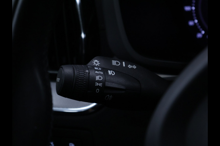 Volvo XC60 2.0 T6 Plug-in hybrid AWD Inscription Exclusive [TREKHAAK, 360° CAMERA, SCHUIFDAK, APPLE CARPLAY, ANDROID AUTO, MEMORY SEATS, PILOT ASSIST, NIEUWSTAAT]