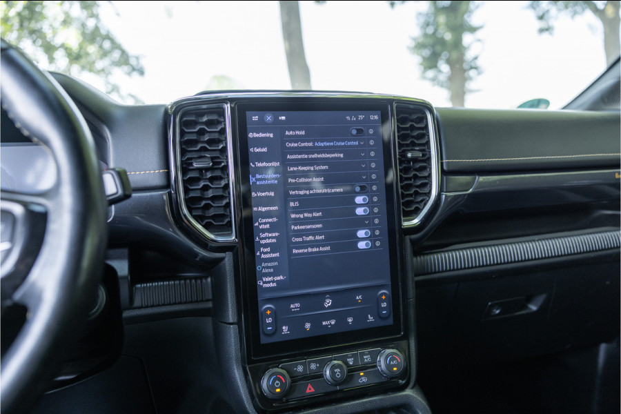 Ford Ranger 2.0 EcoBlue Wildtrak | Dubbel cabine | ACC | 360 Camera | Bang & Olufsen | Dodehoek detector | Trekhaak | Stoelverwarming | CarPlay | Navigatie | Nieuwe APK