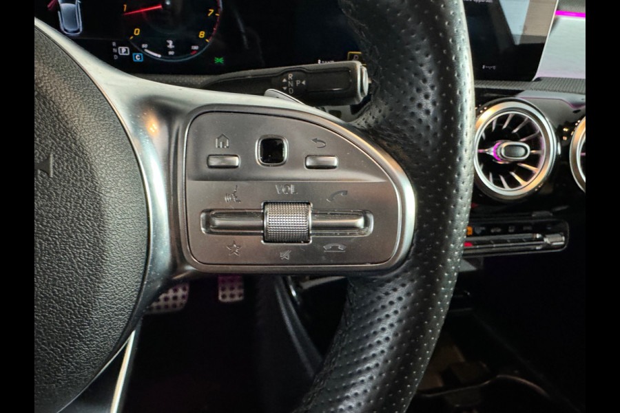 Mercedes-Benz A-Klasse 200 Premium Pano|Sfeer|Camera|Night