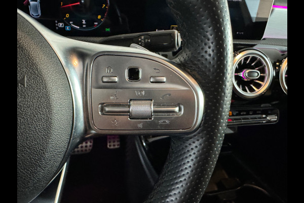 Mercedes-Benz A-Klasse 200 Premium Pano|Sfeer|Camera|Night