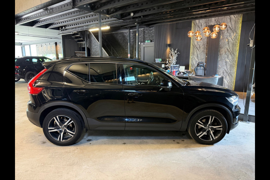 Volvo XC40 2.0 T4 R-Design
