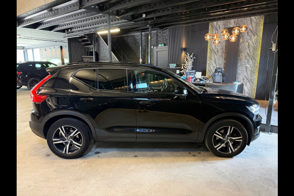 Volvo XC40 2.0 T4 R-Design