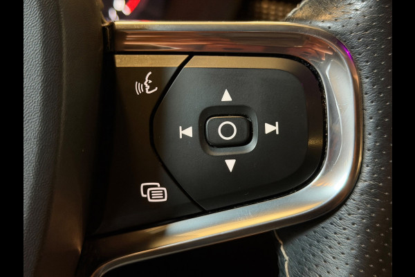Volvo XC40 2.0 T4 R-Design