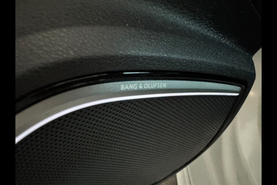 Audi RS3 Limousine 2.5 TFSI quattro Pano|RS Seat|B&O|Keyless