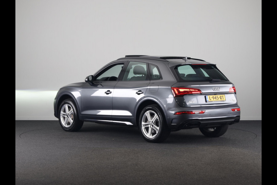 Audi Q5 50 TFSI e S edition 299pk | Panoramadak | Navigatie | Parkeercamera | Stoelverwarming | S-line interieur