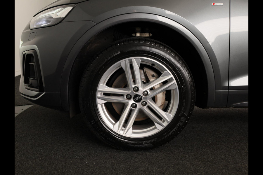 Audi Q5 50 TFSI e S edition 299pk | Panoramadak | Navigatie | Parkeercamera | Stoelverwarming | S-line interieur