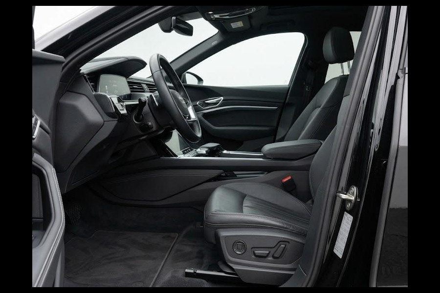 Audi e-tron Sportback 55 quattro Business edition Plus 95 kWh 408pk | Panoramadak | Lederen bekleding | Elektrisch verstelbare voorstoelen | Parkeercamera |