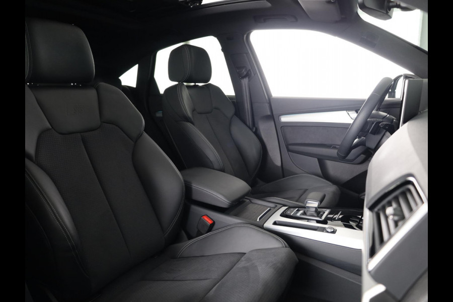 Audi Q5 Sportback 55 TFSI e S edition Competition 367pk | Panoramadak | Trekhaak | Head uo Display | B&O Premium Audio | Verlengde garantie | S-line interieur