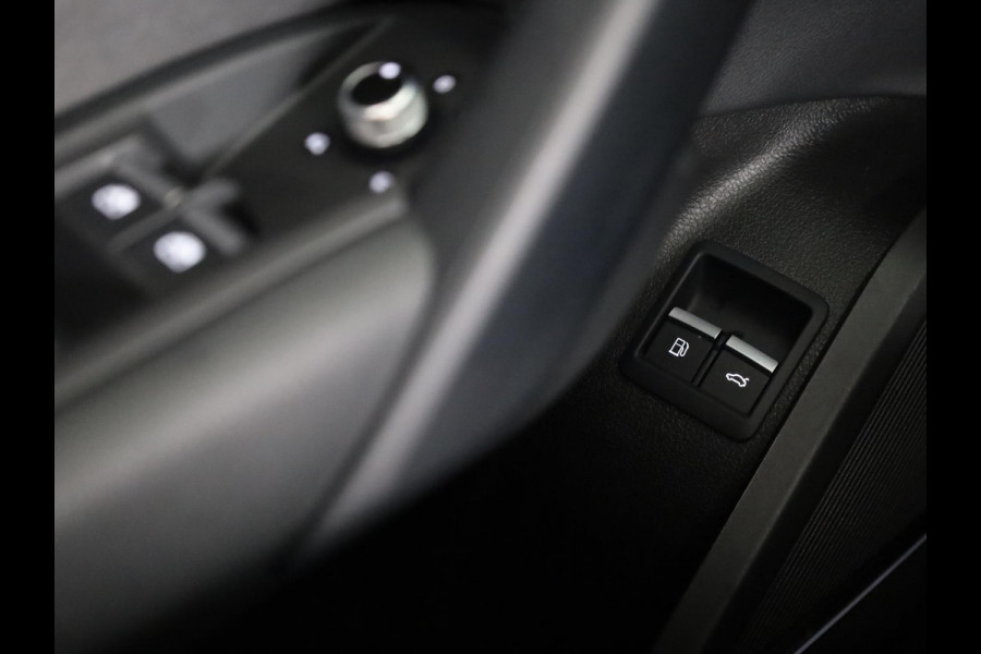 Audi Q5 Sportback 55 TFSI e S edition Competition 367pk | Panoramadak | Trekhaak | Head uo Display | B&O Premium Audio | Verlengde garantie | S-line interieur