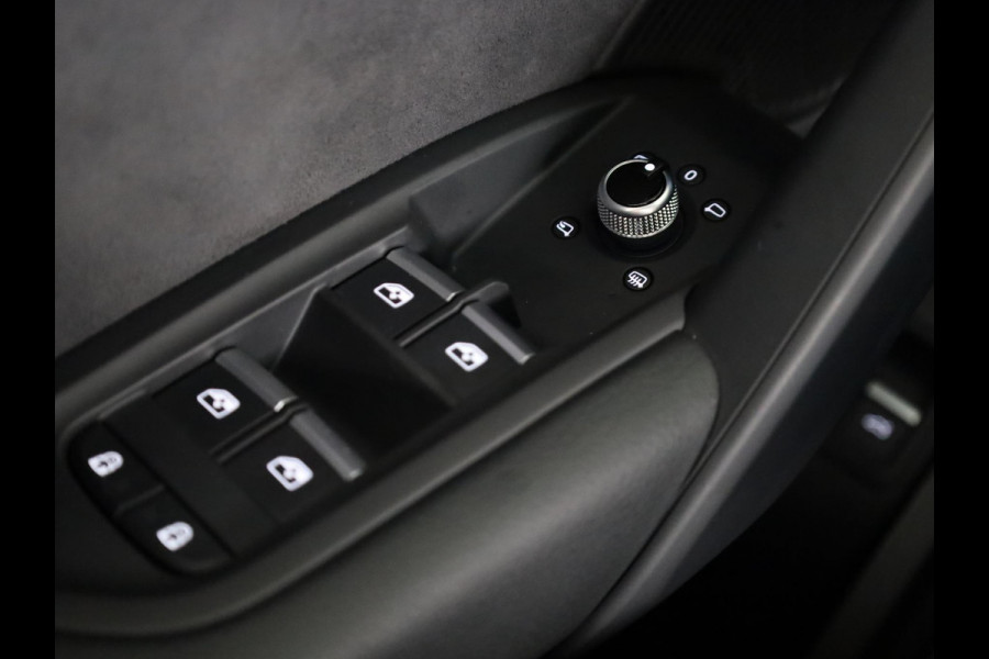 Audi Q5 Sportback 55 TFSI e S edition Competition 367pk | Panoramadak | Trekhaak | Head uo Display | B&O Premium Audio | Verlengde garantie | S-line interieur