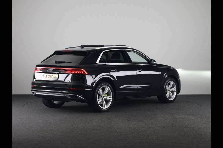 Audi Q8 55 TFSI e quattro Pro Line 380pk | Panoramadak | Pack Tour | Keyless pakket | 20 inch lichtmetalen velgen