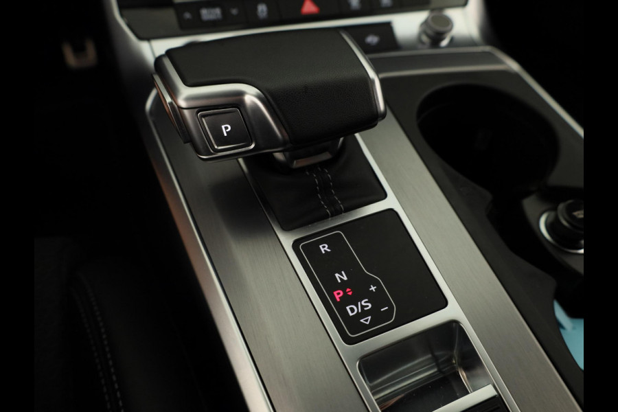 Audi A6 Avant 55 TFSI e quattro Pro Line S Competition 367pk | Panoramadak | Wegklapbare trekhaak | B&O Audio | Parkeercamera
