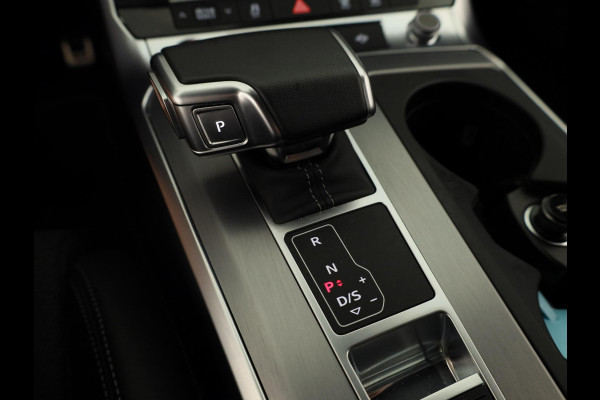 Audi A6 Avant 55 TFSI e quattro Pro Line S Competition 367pk | Panoramadak | Wegklapbare trekhaak | B&O Audio | Parkeercamera