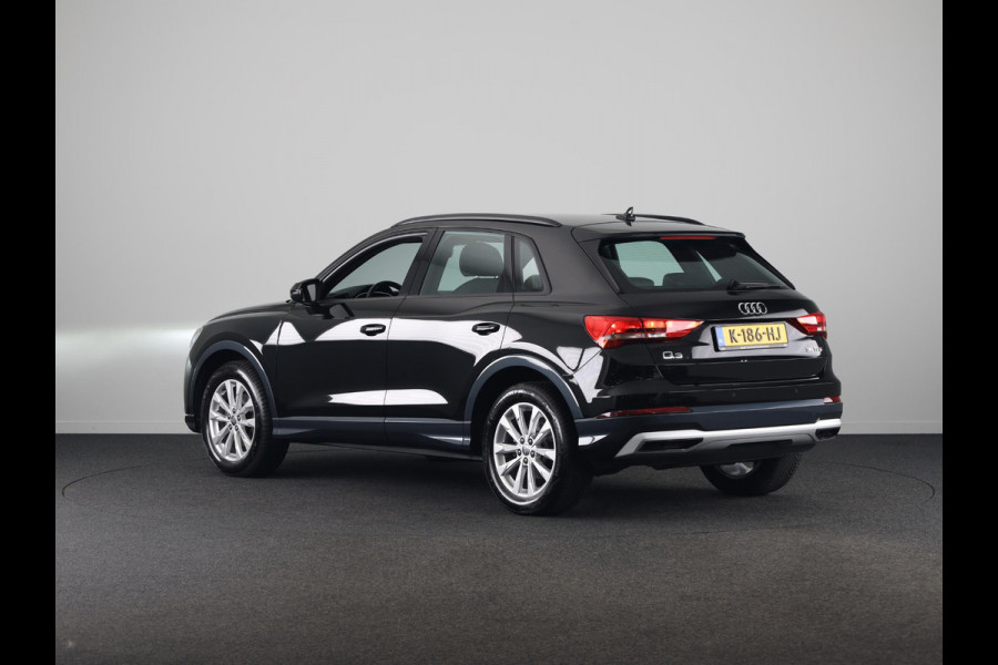 Audi Q3 35 TFSI Pro Line 150pk | Navigatie | Lederen bekleding | Elektrisch verstelbare voorstoelen | Parkeersensoren voor en achter |