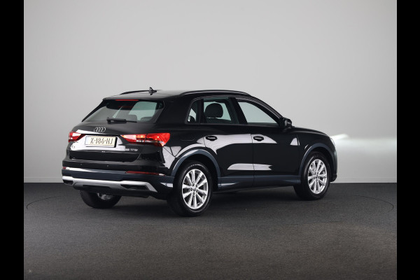 Audi Q3 35 TFSI Pro Line 150pk | Navigatie | Lederen bekleding | Elektrisch verstelbare voorstoelen | Parkeersensoren voor en achter |
