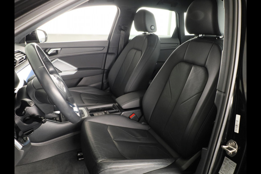 Audi Q3 35 TFSI Pro Line 150pk | Navigatie | Lederen bekleding | Elektrisch verstelbare voorstoelen | Parkeersensoren voor en achter |