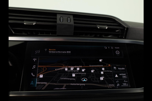 Audi Q3 35 TFSI Pro Line 150pk | Navigatie | Lederen bekleding | Elektrisch verstelbare voorstoelen | Parkeersensoren voor en achter |