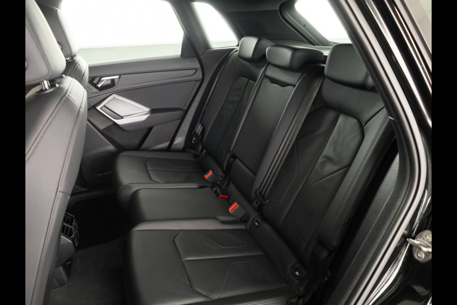 Audi Q3 35 TFSI Pro Line 150pk | Navigatie | Lederen bekleding | Elektrisch verstelbare voorstoelen | Parkeersensoren voor en achter |