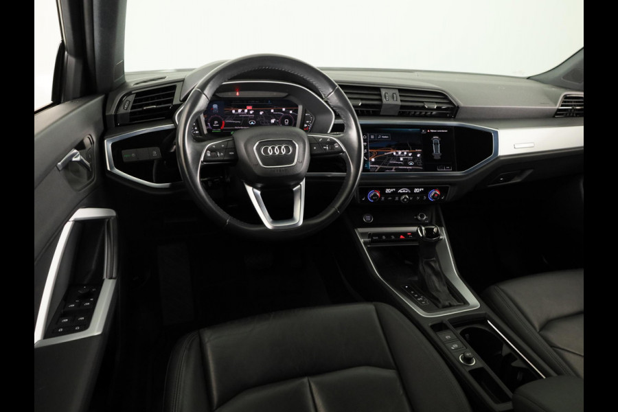Audi Q3 35 TFSI Pro Line 150pk | Navigatie | Lederen bekleding | Elektrisch verstelbare voorstoelen | Parkeersensoren voor en achter |