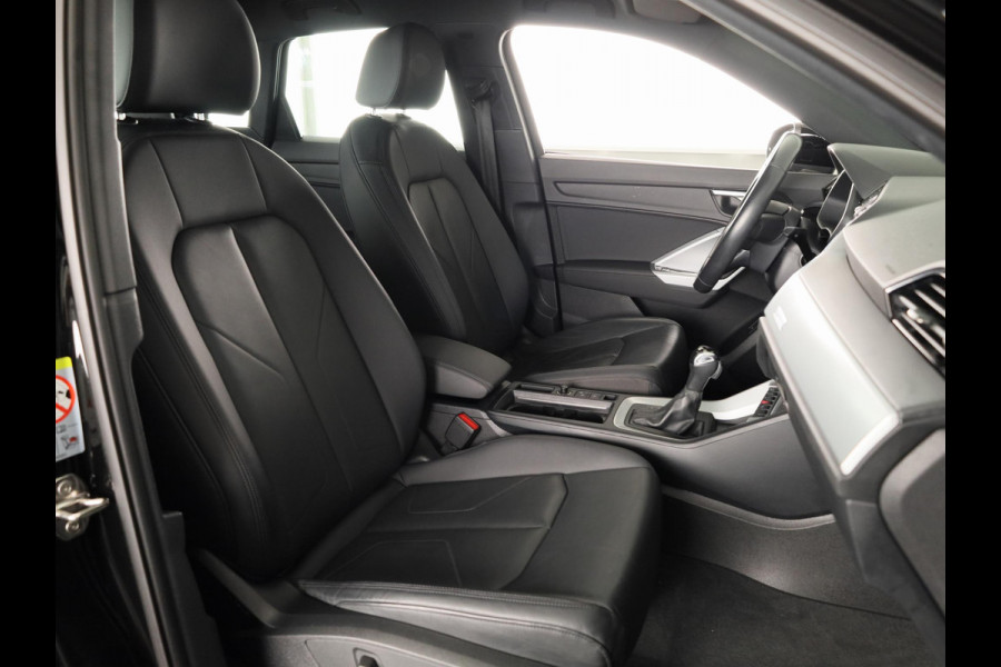 Audi Q3 35 TFSI Pro Line 150pk | Navigatie | Lederen bekleding | Elektrisch verstelbare voorstoelen | Parkeersensoren voor en achter |