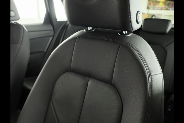 Audi Q3 35 TFSI Pro Line 150pk | Navigatie | Lederen bekleding | Elektrisch verstelbare voorstoelen | Parkeersensoren voor en achter |