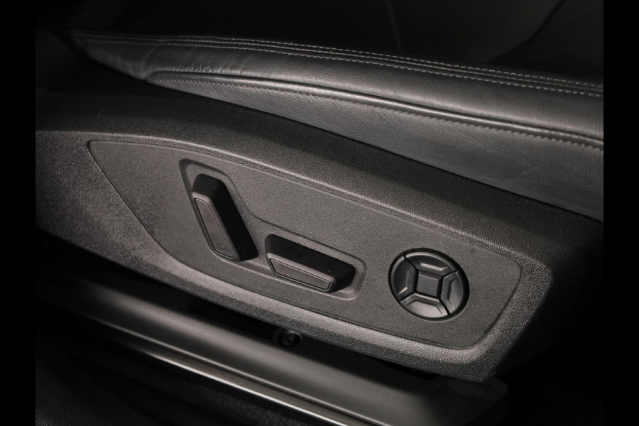 Audi Q3 35 TFSI Pro Line 150pk | Navigatie | Lederen bekleding | Elektrisch verstelbare voorstoelen | Parkeersensoren voor en achter |