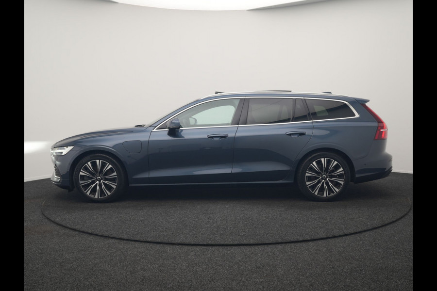 Volvo V60 T6 AWD Plus Bright LONG RANGE PHEV 350pk Dealer O.H. | Trekhaak Af Fabriek | Panodak | Adaptive Cruise | 360 Camera | Comfortstoelen Memory & Verwarmd | Stuur Verwarmd | Keyless | Blis | Apple Carplay | Google Assistent | DAB | Plug In Hybrid |