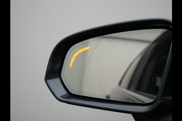 Volvo V60 T6 AWD Plus Bright LONG RANGE PHEV 350pk Dealer O.H. | Trekhaak Af Fabriek | Panodak | Adaptive Cruise | 360 Camera | Comfortstoelen Memory & Verwarmd | Stuur Verwarmd | Keyless | Blis | Apple Carplay | Google Assistent | DAB | Plug In Hybrid |