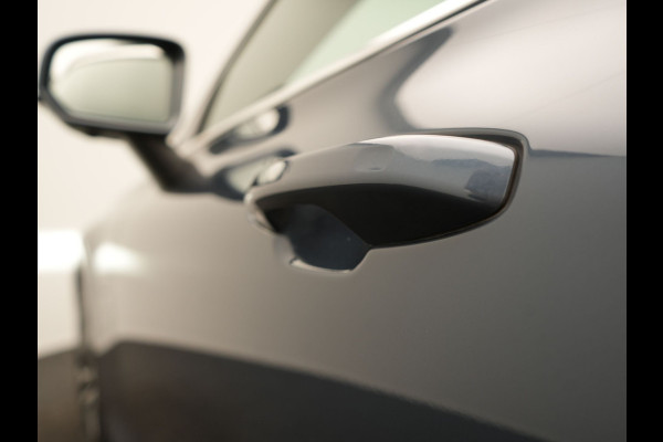 Volvo V60 T6 AWD Plus Bright LONG RANGE PHEV 350pk Dealer O.H. | Trekhaak Af Fabriek | Panodak | Adaptive Cruise | 360 Camera | Comfortstoelen Memory & Verwarmd | Stuur Verwarmd | Keyless | Blis | Apple Carplay | Google Assistent | DAB | Plug In Hybrid |