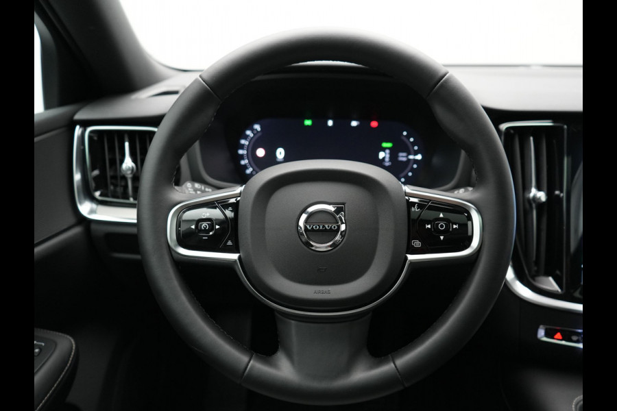Volvo V60 T6 AWD Plus Bright LONG RANGE PHEV 350pk Dealer O.H. | Trekhaak Af Fabriek | Panodak | Adaptive Cruise | 360 Camera | Comfortstoelen Memory & Verwarmd | Stuur Verwarmd | Keyless | Blis | Apple Carplay | Google Assistent | DAB | Plug In Hybrid |