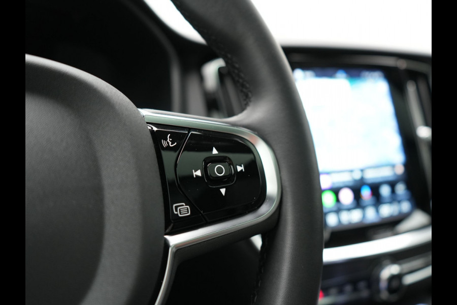 Volvo V60 T6 AWD Plus Bright LONG RANGE PHEV 350pk Dealer O.H. | Trekhaak Af Fabriek | Panodak | Adaptive Cruise | 360 Camera | Comfortstoelen Memory & Verwarmd | Stuur Verwarmd | Keyless | Blis | Apple Carplay | Google Assistent | DAB | Plug In Hybrid |