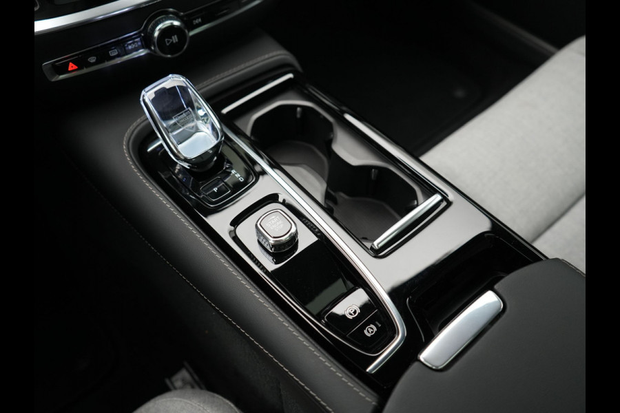 Volvo V60 T6 AWD Plus Bright LONG RANGE PHEV 350pk Dealer O.H. | Trekhaak Af Fabriek | Panodak | Adaptive Cruise | 360 Camera | Comfortstoelen Memory & Verwarmd | Stuur Verwarmd | Keyless | Blis | Apple Carplay | Google Assistent | DAB | Plug In Hybrid |