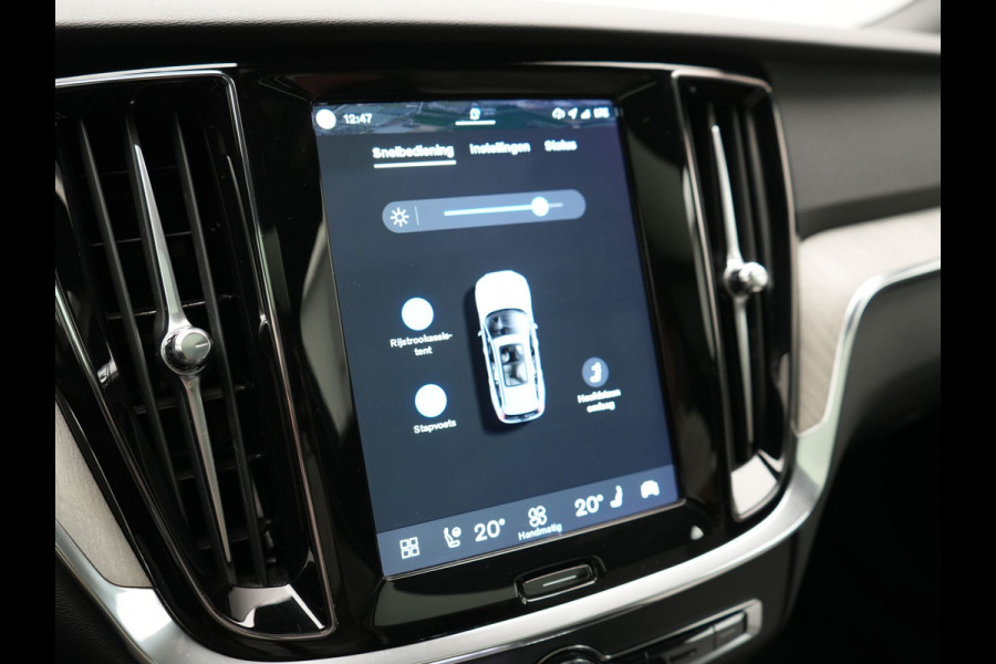 Volvo V60 T6 AWD Plus Bright LONG RANGE PHEV 350pk Dealer O.H. | Trekhaak Af Fabriek | Panodak | Adaptive Cruise | 360 Camera | Comfortstoelen Memory & Verwarmd | Stuur Verwarmd | Keyless | Blis | Apple Carplay | Google Assistent | DAB | Plug In Hybrid |