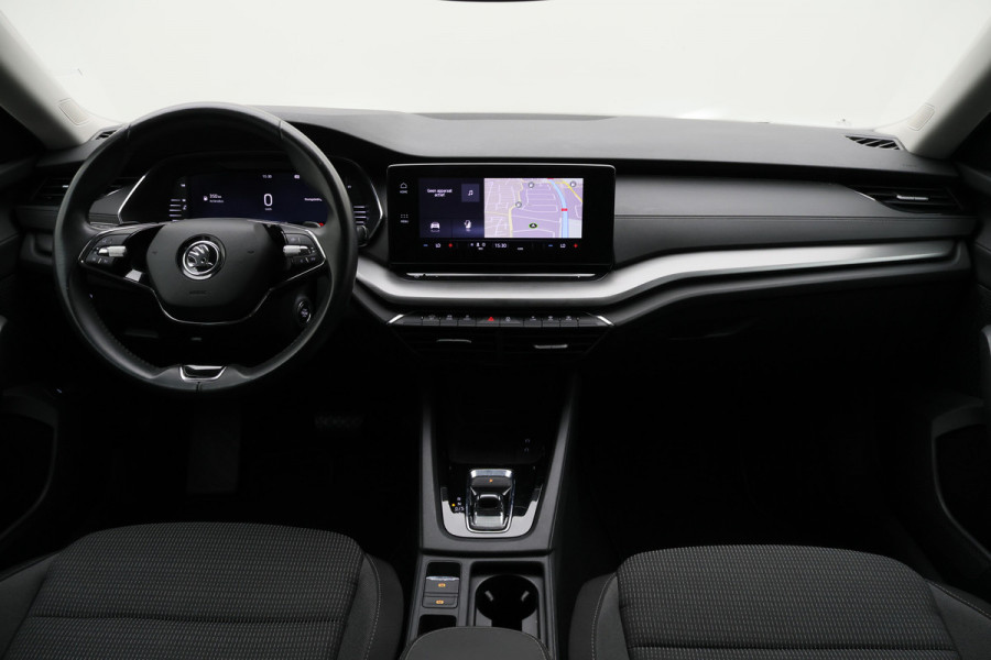 Škoda Octavia Combi 1.0 e-TSI DSG Business Edition Virtual Cockpit, Cruise, Apple Carplay, Rijstrooksensor, LED, DAB, PDC, 16''