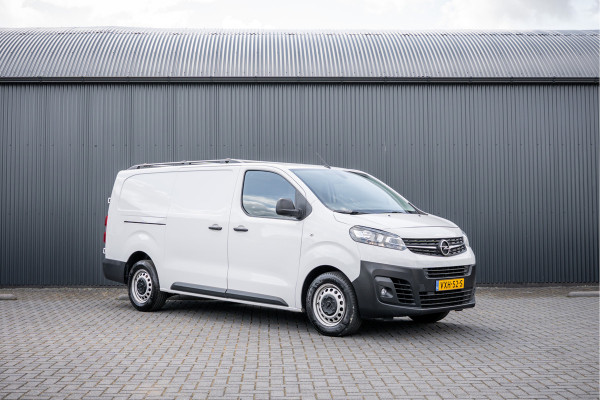 Opel Vivaro 1.5 | 3-Zits | 1e Eigenaar | Camera | Inrichting | Cruise | Airco | Trekhaak