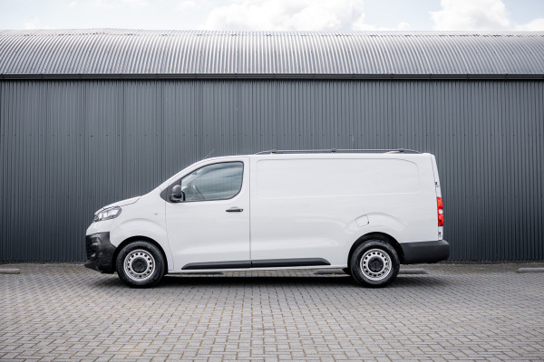 Opel Vivaro 1.5 | 3-Zits | 1e Eigenaar | Camera | Inrichting | Cruise | Airco | Trekhaak