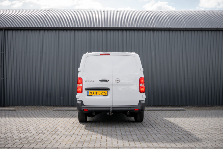 Opel Vivaro 1.5 | 3-Zits | 1e Eigenaar | Camera | Inrichting | Cruise | Airco | Trekhaak