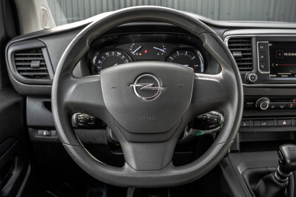 Opel Vivaro 1.5 | 3-Zits | 1e Eigenaar | Camera | Inrichting | Cruise | Airco | Trekhaak