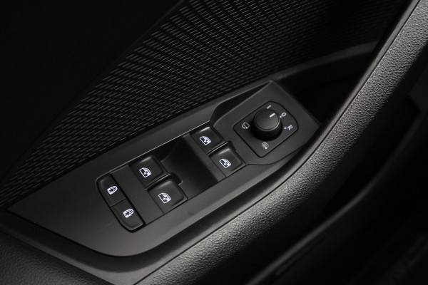 Škoda Octavia Combi 1.0 e-TSI DSG Business Edition Virtual Cockpit, Cruise, Apple Carplay, Rijstrooksensor, LED, DAB, PDC, 16''