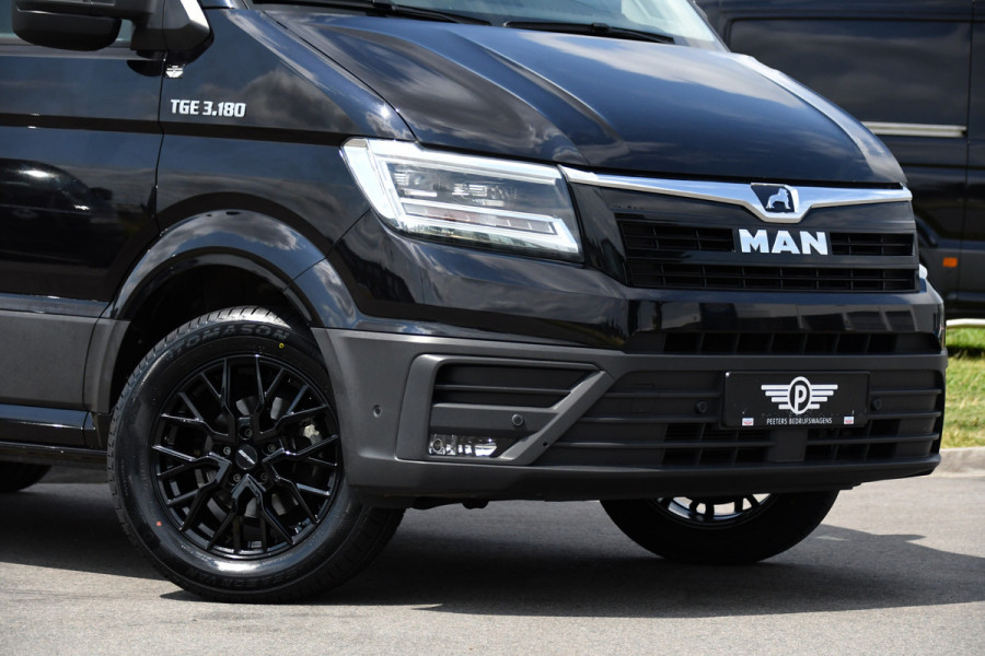 MAN TGE 3.180 35 2.0 L3H3 Black Edition Adaptieve Cruise, Camera, Carplay, LED, Stoelverwarming, Massage stoel, Trekhaak, 177pk, Automaat, Uniek!