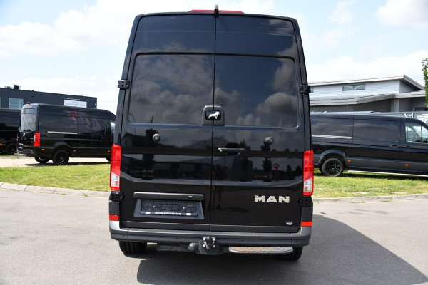 MAN TGE 3.180 35 2.0 L3H3 Black Edition Adaptieve Cruise, Camera, Carplay, LED, Stoelverwarming, Massage stoel, Trekhaak, 177pk, Automaat, Uniek!