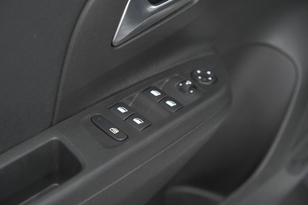 Opel Corsa 1.2 Elegance | Trekhaak | Camera | Dodehoekdetectie | Apple Carplay