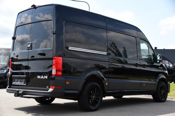 MAN TGE 3.180 35 2.0 L3H3 Black Edition Adaptieve Cruise, Camera, Carplay, LED, Stoelverwarming, Massage stoel, Trekhaak, 177pk, Automaat, Uniek!
