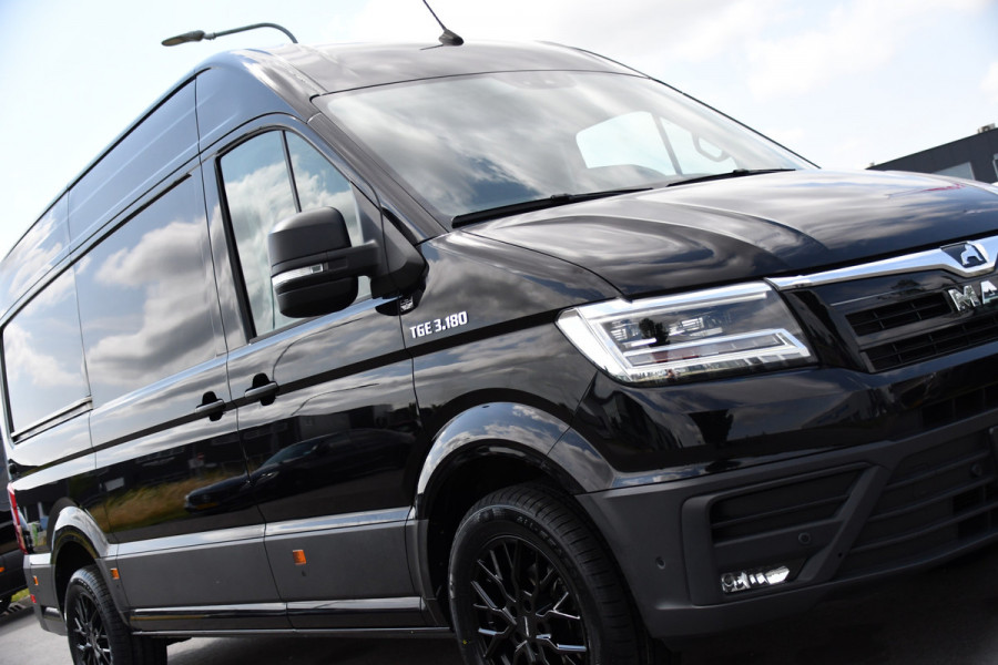 MAN TGE 3.180 35 2.0 L3H3 Black Edition Adaptieve Cruise, Camera, Carplay, LED, Stoelverwarming, Massage stoel, Trekhaak, 177pk, Automaat, Uniek!